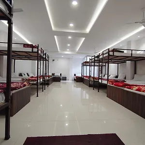 Om Pg Varanasi
